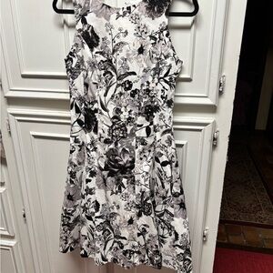 Ronni Nicole Black and White Flare Dress fully lined keyhole back. Preloved